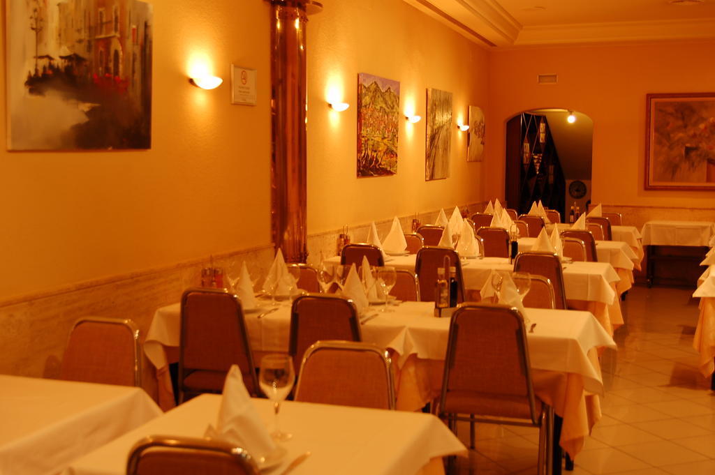 Hotel Manel Martorell Luaran gambar