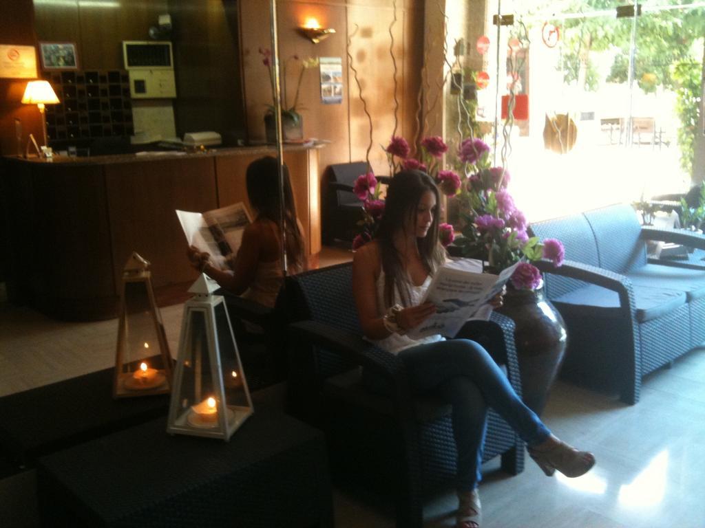 Hotel Manel Martorell Luaran gambar