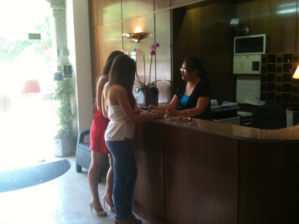 Hotel Manel Martorell Luaran gambar