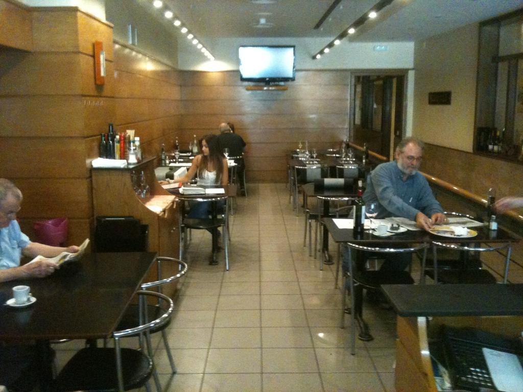 Hotel Manel Martorell Luaran gambar